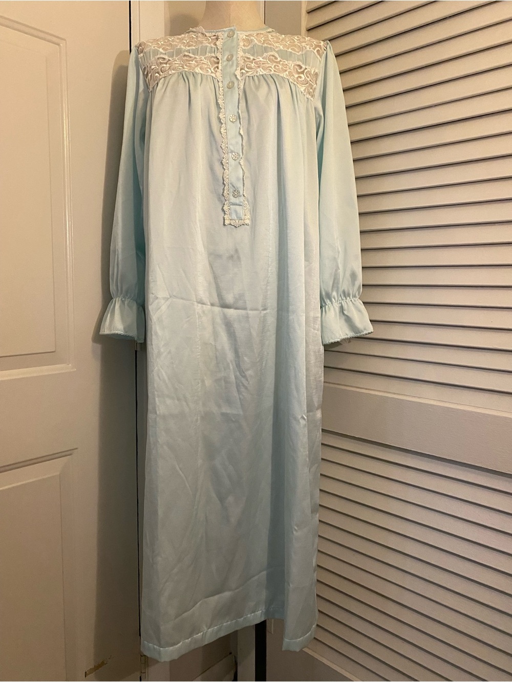 NWT- Vintage Y2K Parisian Intimates Blue Lace-Yoke Long Sleeve Nightgown- Size S